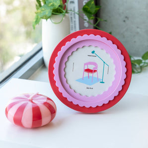 Cherry Pop Scallop Round Picture Frame
